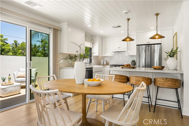 2134 Orange Avenue, Costa Mesa CA: https://media.crmls.org/medias/3cb82b33-6faf-413a-8d92-778e62fb73e1.jpg