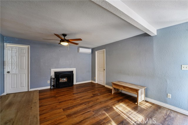 313 N 3rd St, Banning CA: https://media.crmls.org/medias/3cb855ec-f600-4b63-a404-f9d2cc3fdbfe.jpg