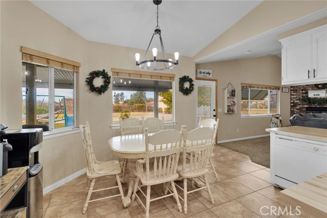 Detail Gallery Image 13 of 39 For 15888 Saint Timothy, Apple Valley,  CA 92307 - 4 Beds | 2 Baths