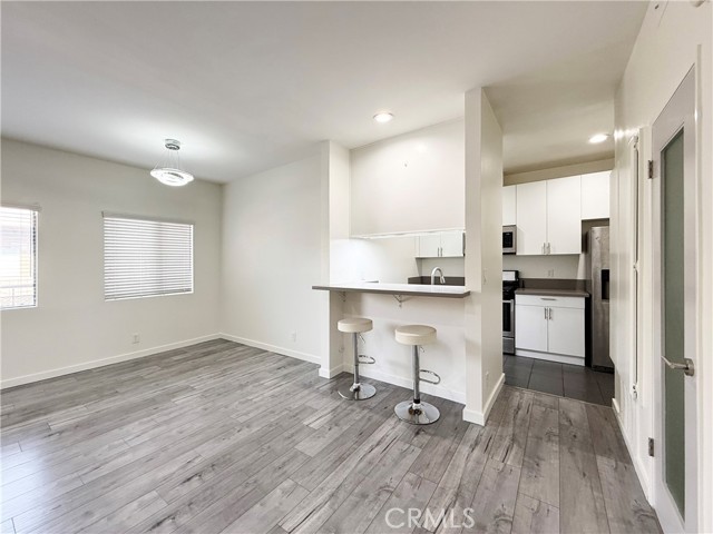 Detail Gallery Image 5 of 31 For 424 S Westmoreland Ave #306,  Los Angeles,  CA 90020 - 2 Beds | 2 Baths