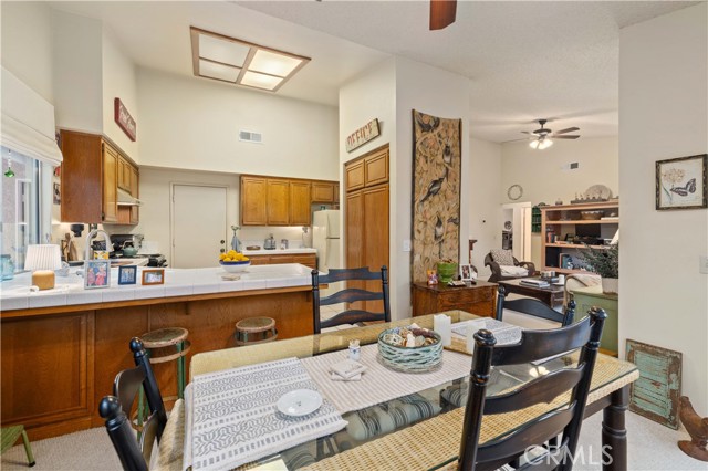 Detail Gallery Image 9 of 27 For 39330 Gainsborough Dr, Palmdale,  CA 93551 - 3 Beds | 2 Baths