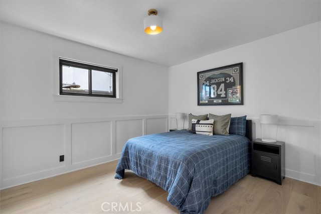 1012 10th Street, Manhattan Beach CA: https://media.crmls.org/medias/3cbc00de-7f5b-46cd-9500-228aba9dd46b.jpg