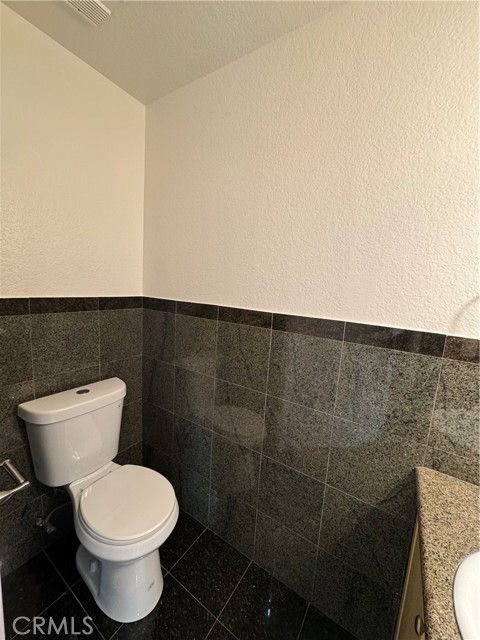 Detail Gallery Image 17 of 29 For 7439 Woodman Ave #15,  Van Nuys,  CA 91405 - 2 Beds | 2 Baths