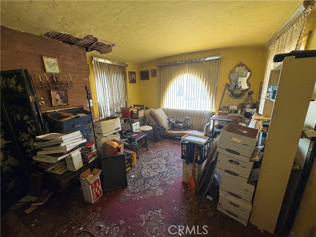 2391 Fashion Avenue, Long Beach CA: https://media.crmls.org/medias/3cbcb843-e227-403e-9450-6112e8f7290b.jpg