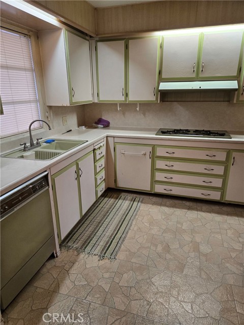 Detail Gallery Image 10 of 19 For 840 E Foothill Bld #147,  Azusa,  CA 91702 - 2 Beds | 2 Baths