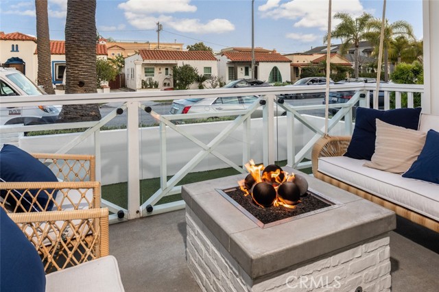 Detail Gallery Image 14 of 75 For 153 Granada Ave, Long Beach,  CA 90803 - 5 Beds | 4 Baths