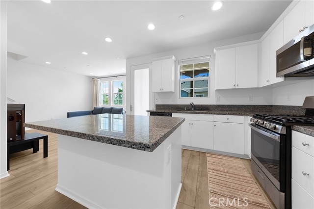 Detail Gallery Image 14 of 42 For 15972 Bravery Ave, Chino,  CA 91708 - 2 Beds | 2/1 Baths