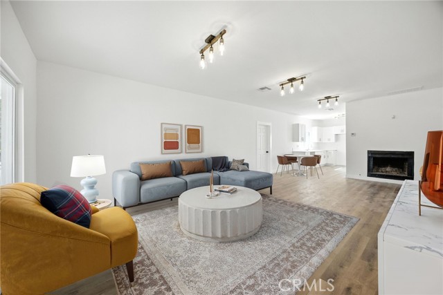 594 W 10th Street, San Bernardino CA: https://media.crmls.org/medias/3cc083b4-b866-43d0-86f4-fcac2057a241.jpg