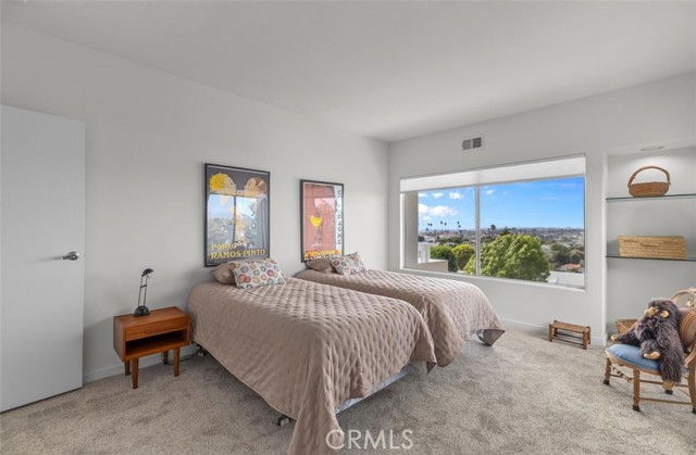 425 Via El Chico, Redondo Beach, California 90277, 3 Bedrooms Bedrooms, ,3 BathroomsBathrooms,Residential,For Sale,Via El Chico,SB25147877