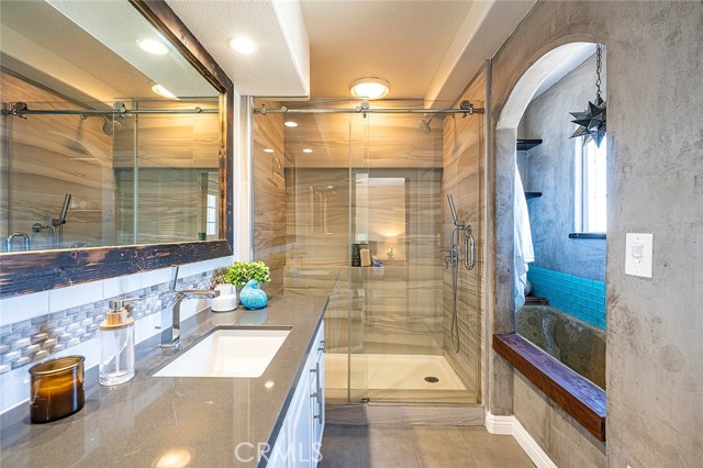 Detail Gallery Image 13 of 35 For 825 W 6th St #3,  San Pedro,  CA 90731 - 3 Beds | 2/1 Baths