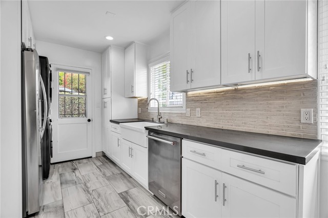 Detail Gallery Image 16 of 51 For 2213 Bataan Rd a,  Redondo Beach,  CA 90278 - 3 Beds | 2 Baths