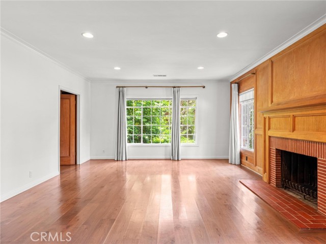 5405 Black Oak Drive, Los Angeles CA: https://media.crmls.org/medias/3cc181a4-87dd-43a4-a168-902bbd688136.jpg