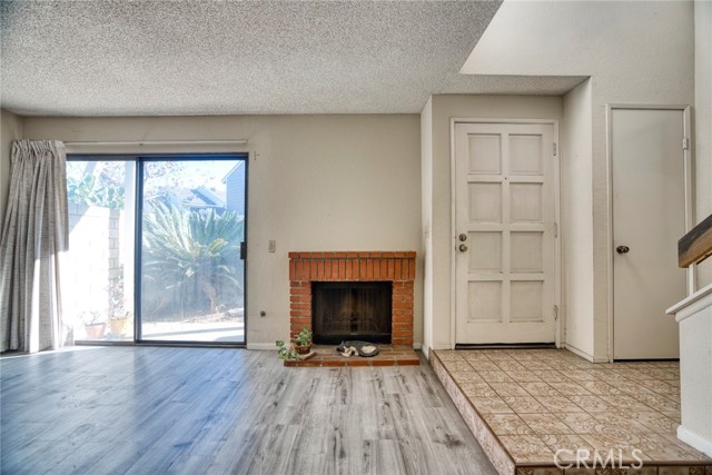 Detail Gallery Image 8 of 33 For 181 N Magnolia Ave #D,  Anaheim,  CA 92801 - 3 Beds | 2/1 Baths