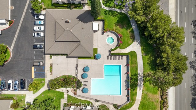 14 Black Oak, Irvine CA: https://media.crmls.org/medias/3cc21b97-1420-476a-bd1f-511f8e1d41dd.jpg