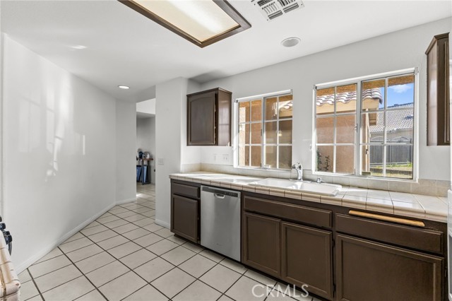 Detail Gallery Image 22 of 53 For 57088 Millstone Dr, Yucca Valley,  CA 92284 - 5 Beds | 3 Baths