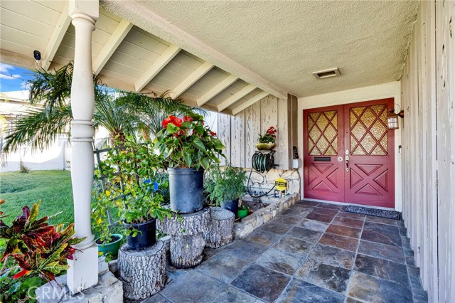 Detail Gallery Image 3 of 28 For 1706 E Retford, Covina,  CA 91724 - 3 Beds | 3 Baths