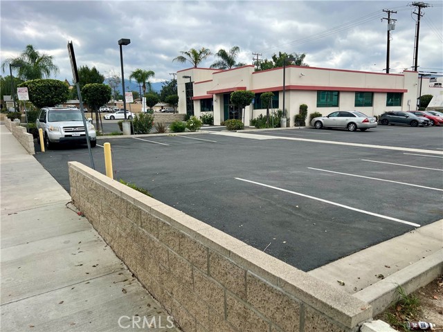 175 E 9th Street, Corona, California 92879, ,Commercial Lease,For Rent,175 E 9th Street,CRSR24049207