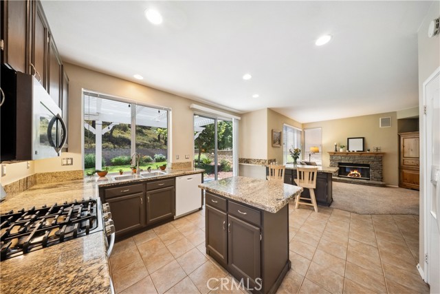 27628 Deerfield Lane, Valencia CA: https://media.crmls.org/medias/3cc308e3-d318-45af-9382-66e6ceba8214.jpg