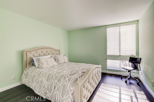 9920 Jordan Avenue, Chatsworth CA: https://media.crmls.org/medias/3cc328e4-b4a5-435c-92b2-3d3fd27d0e8c.jpg