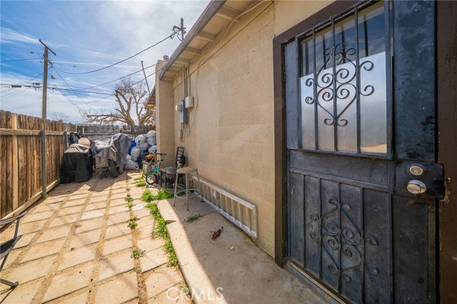 Detail Gallery Image 14 of 66 For 11986 White Ave, Adelanto,  CA 92301 - 4 Beds | 3 Baths