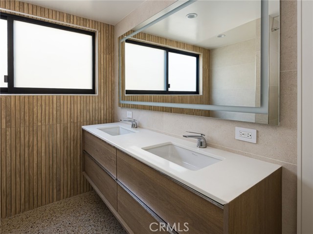 Detail Gallery Image 49 of 62 For 355 Hillcrest St, El Segundo,  CA 90245 - 5 Beds | 3 Baths