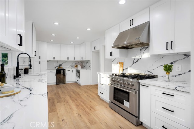 Detail Gallery Image 14 of 39 For 1061 Colby Cir, Thousand Oaks,  CA 91362 - 4 Beds | 3 Baths