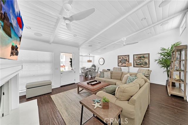 Detail Gallery Image 11 of 25 For 2027 Miramar Dr, Newport Beach,  CA 92661 - 2 Beds | 1/1 Baths