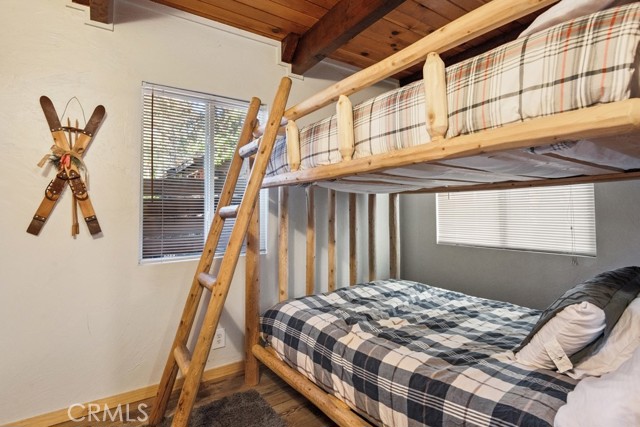 604 Spruce Lane, Sugarloaf CA: https://media.crmls.org/medias/3cc5731d-554f-4f5f-be95-57580e8b04b5.jpg
