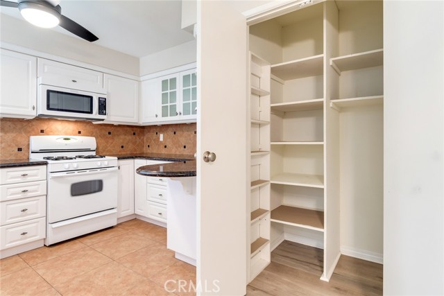 Detail Gallery Image 12 of 33 For 1736 E Commonwealth Ave, Fullerton,  CA 92831 - 2 Beds | 2 Baths