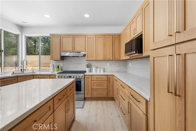 2517 Renata Court, Thousand Oaks CA: https://media.crmls.org/medias/3cc719c6-26f9-464e-a9ab-29fd7759d62c.jpg