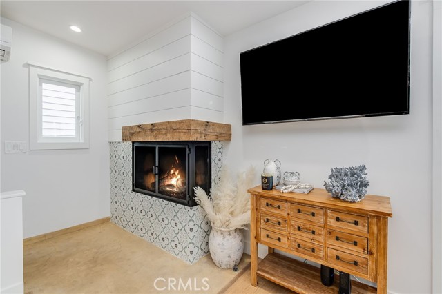 209 15th Street, Manhattan Beach, California 90266, 3 Bedrooms Bedrooms, ,2 BathroomsBathrooms,Residential,Sold,15th,SB23017345