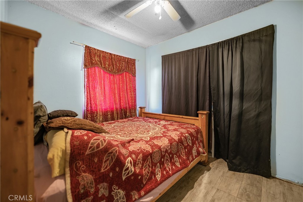 https://media.crmls.org/medias/3cc76218-2d32-4856-ae26-aa104edc85eb.jpg?preset=X-Large