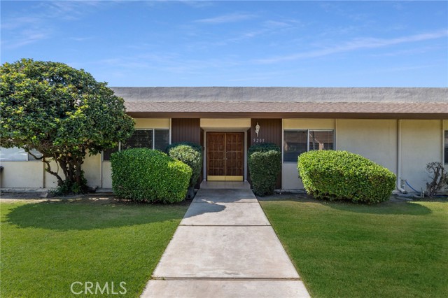 Detail Gallery Image 1 of 1 For 5205 Gorham Way, Bakersfield,  CA 93309 - 2 Beds | 2 Baths