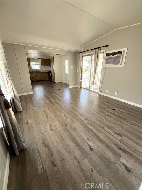3700 Buchanan Street, Riverside CA: https://media.crmls.org/medias/3cc85f0d-9eb3-4464-a396-dacc0aa16c6e.jpg