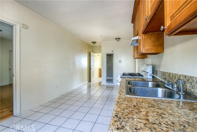 Detail Gallery Image 7 of 34 For 5246 Phillips Bld #2,  Chino,  CA 91710 - 3 Beds | 2 Baths