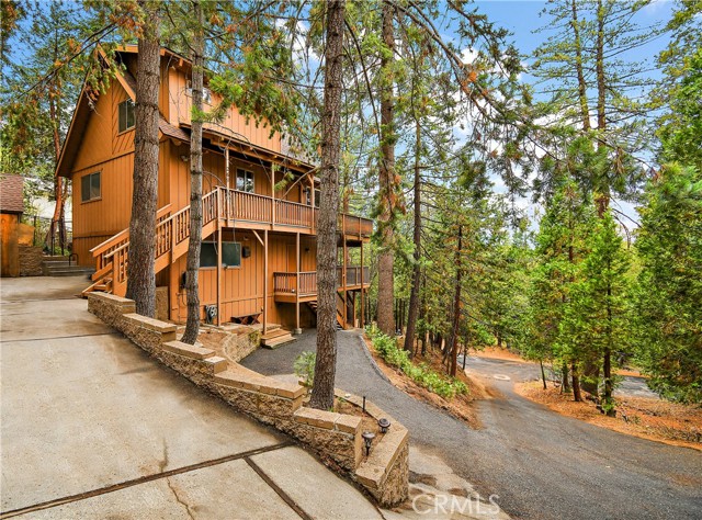 Detail Gallery Image 1 of 1 For 269 Massive Rd, Lake Arrowhead,  CA 92352 - 3 Beds | 3 Baths