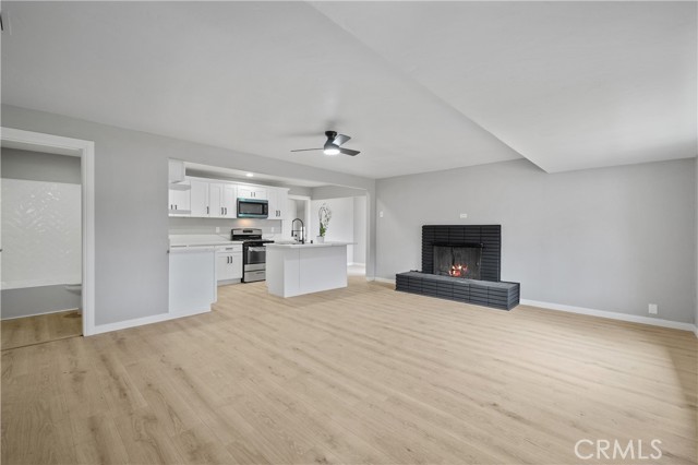 Detail Gallery Image 4 of 27 For 629 Ford St, Corona,  CA 92879 - 4 Beds | 2 Baths