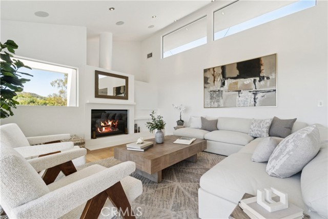 Detail Gallery Image 19 of 31 For 1619 Tower Grove, Beverly Hills,  CA 90210 - 4 Beds | 4/2 Baths