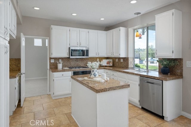 20104 Gina Court, Saugus CA: https://media.crmls.org/medias/3cc9acd1-e6fe-4dd6-a4b1-29403d50bc65.jpg