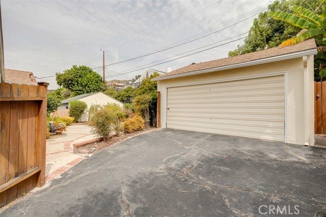 Detail Gallery Image 33 of 35 For 1906 Amber Ln, Burbank,  CA 91504 - 3 Beds | 1 Baths