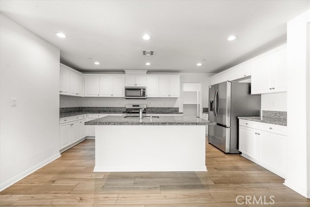 Image 7 of 38 For 29045 Silver Stirrup Way