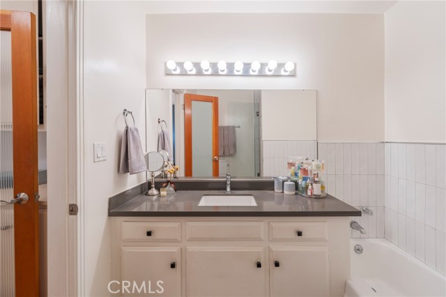 Detail Gallery Image 6 of 34 For 8710 Delgany #3,  Playa Del Rey,  CA 90293 - 1 Beds | 1/1 Baths