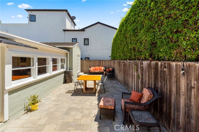 205 Huntington Street, Huntington Beach CA: https://media.crmls.org/medias/3cca689c-0c32-4f88-aed0-3bf34030fe4c.jpg
