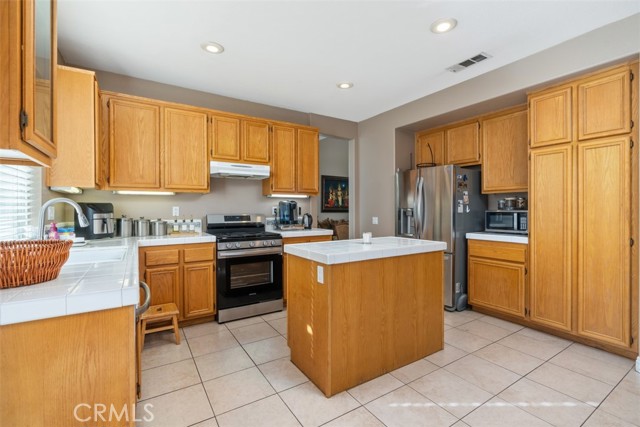 Detail Gallery Image 12 of 22 For 19571 Norwich Dr, Riverside,  CA 92508 - 4 Beds | 2/1 Baths