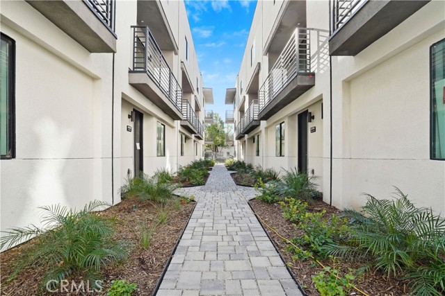 Detail Gallery Image 21 of 23 For 6716 N Royce, Van Nuys,  CA 91411 - 4 Beds | 3/1 Baths