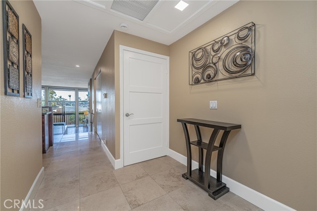 Detail Gallery Image 33 of 44 For 7138 Marina Pacifica Dr, Long Beach,  CA 90803 - 1 Beds | 1 Baths