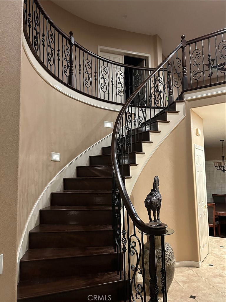 MLS #OC25260123 image #1