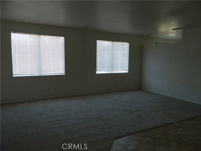 Detail Gallery Image 3 of 18 For 32945 Serena Way, Lake Elsinore,  CA 92530 - 5 Beds | 3 Baths