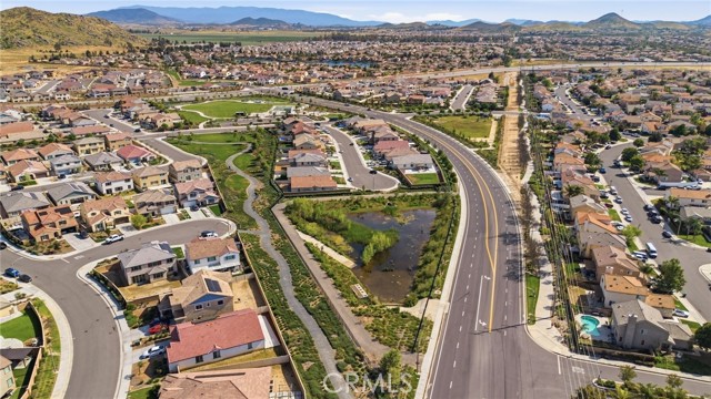 Detail Gallery Image 16 of 72 For 29565 Tulipwood, Menifee,  CA 92584 - 4 Beds | 2/1 Baths