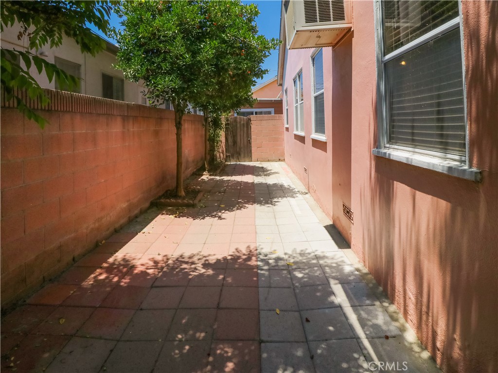 https://media.crmls.org/medias/3ccc8c48-c1bf-4a0c-8819-d0c95b9f6950.jpg?preset=X-Large
